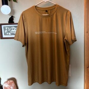 Vuori Men's Gold Performance Tee - Size Large - Great Condition